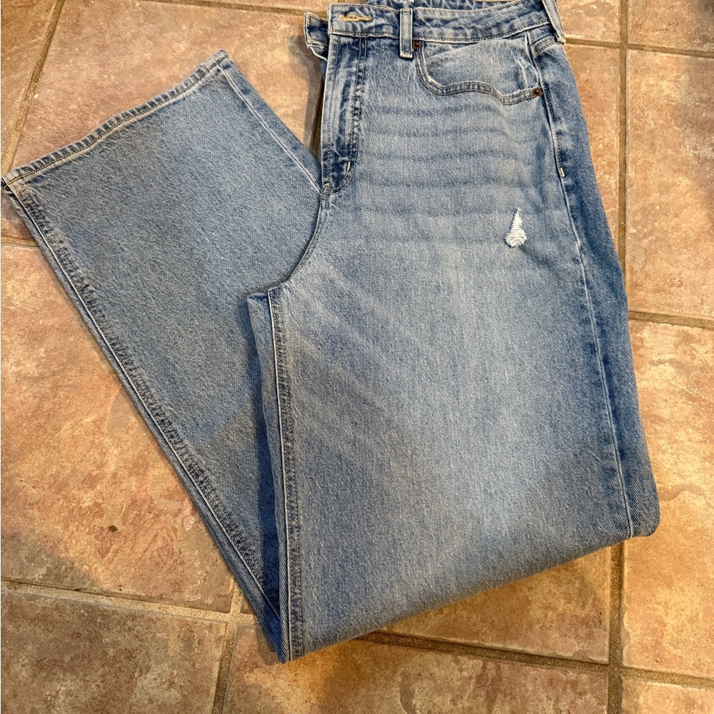 Old Navy Women's Flare & Wide Leg Jeans - Light Blue - Picture 2 of 3